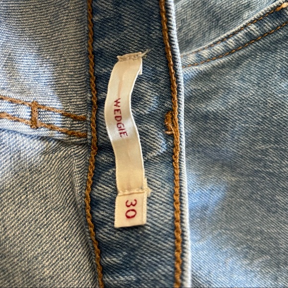 Levi’s Wedgie Raw Hem Jeans size 30 - Picture 9 of 13